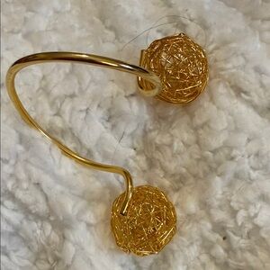 Gold Wire Ball Bracelet